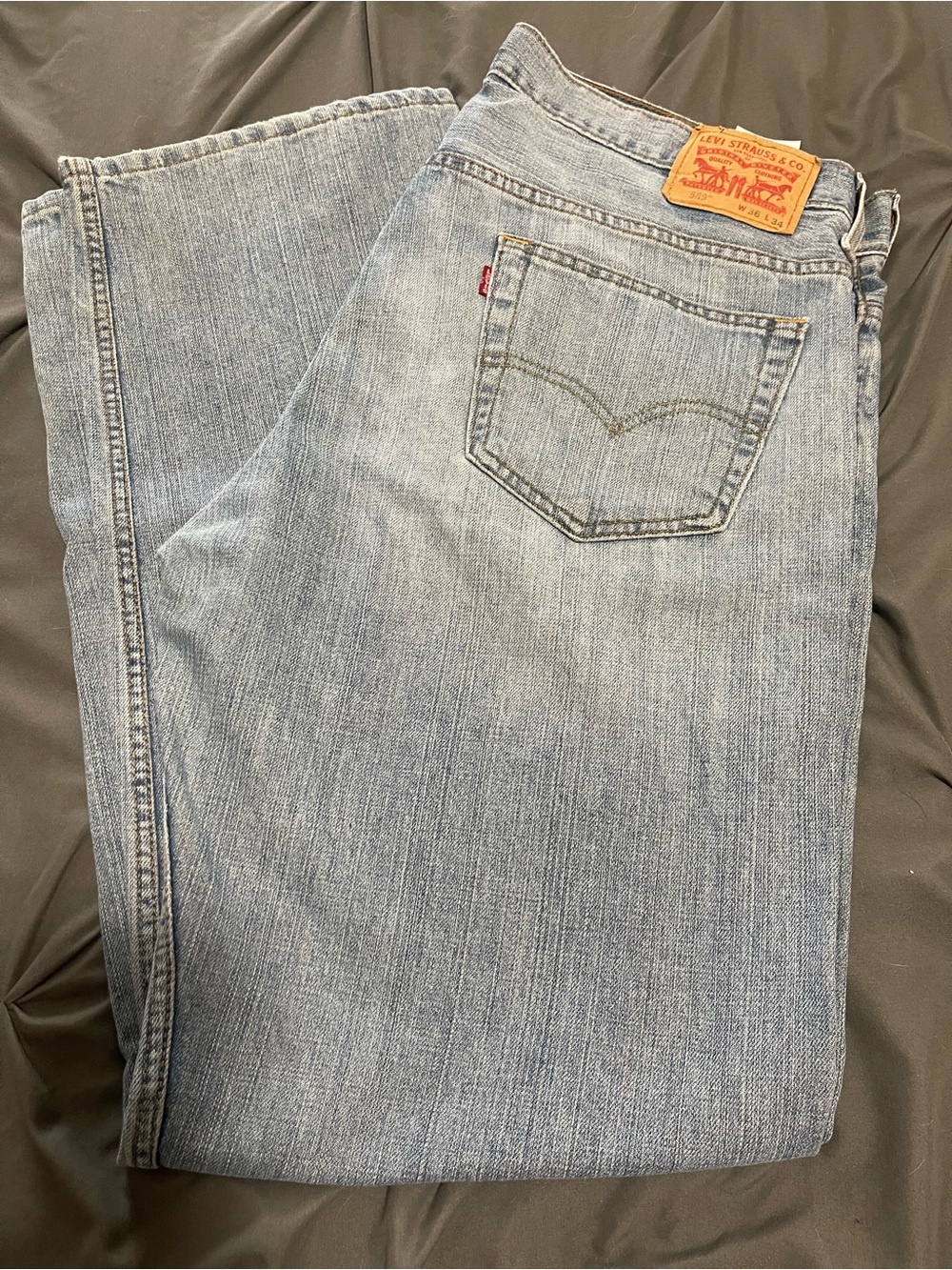 589 Levi's Men's Light Wash Straight Jeans